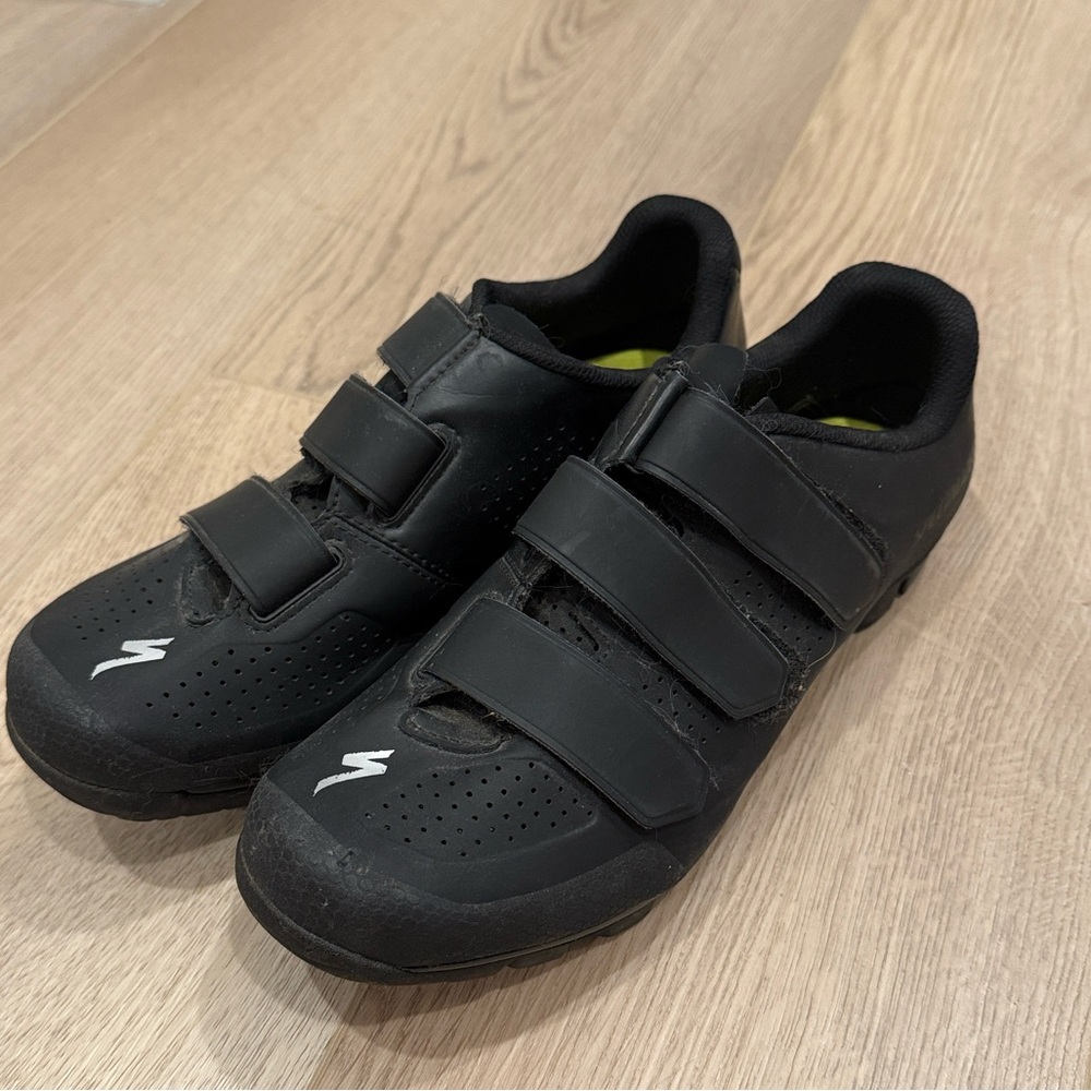 Black Specialized Cycling Shoe -Size 42/10 Women’s